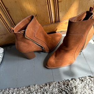 brown heel booties size 8
